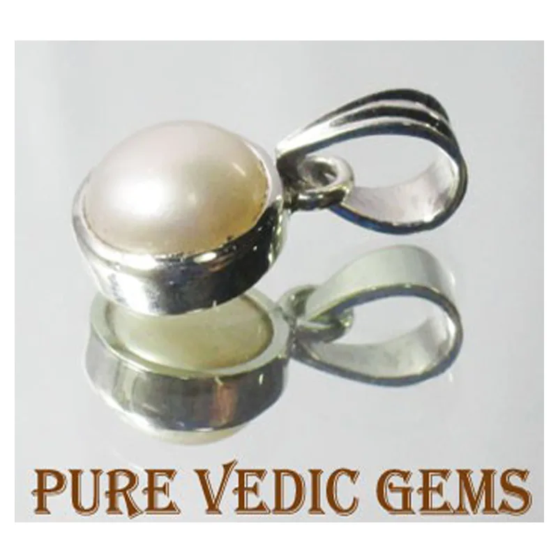 Pearl silver pendent view 2