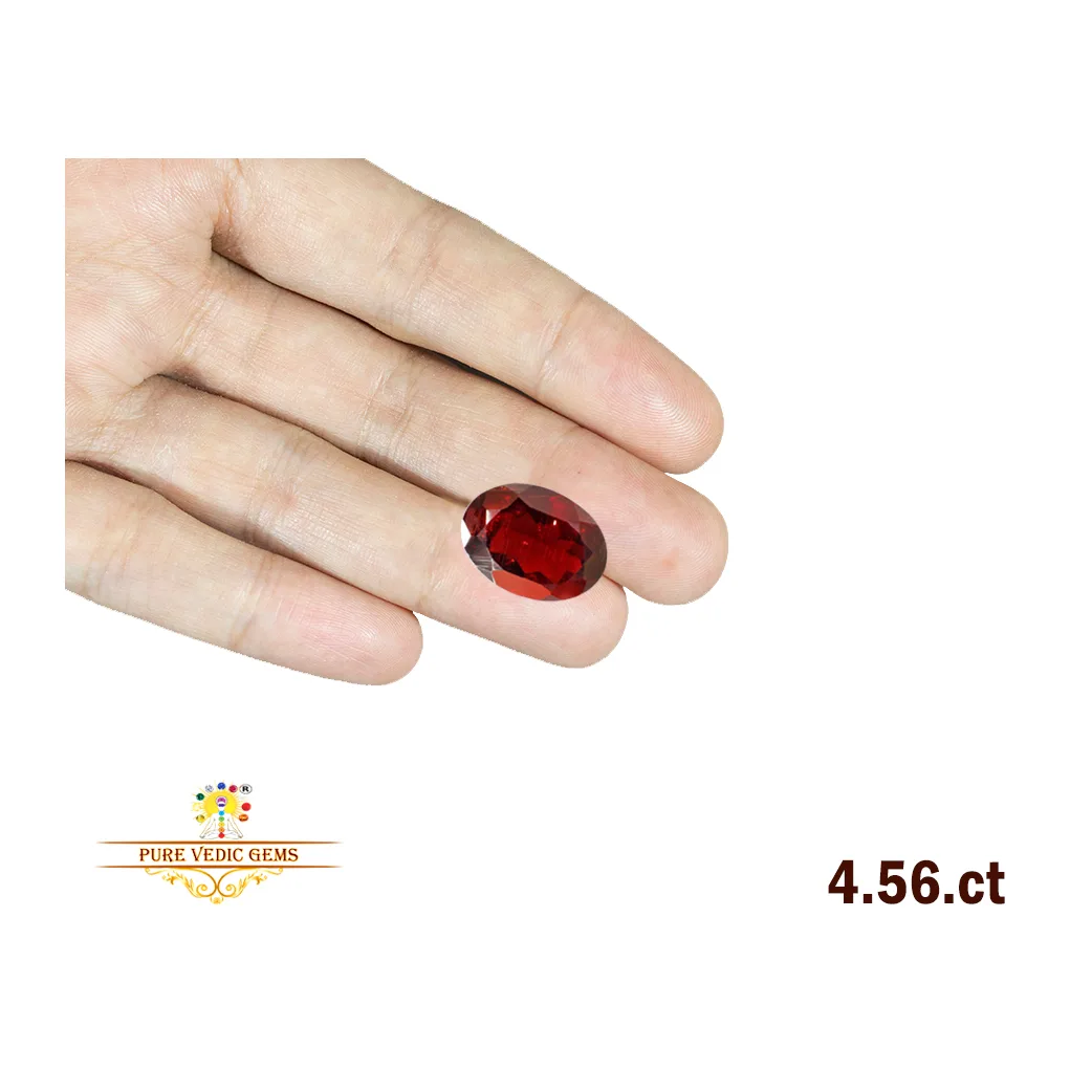 Garnet 4.56ct. view 3